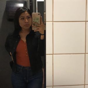 Meet your Posher, Dalila